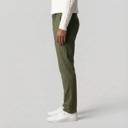 Groene chino met regular fit en zijzakken