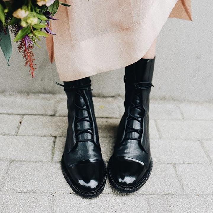 Dames Enkellaarzen met Hak – Elegant, Comfortabel & Veelzijdig