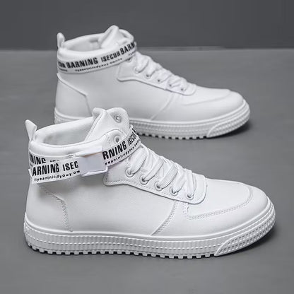 Hoge sneakers met grafisch patroon en vetersluiting