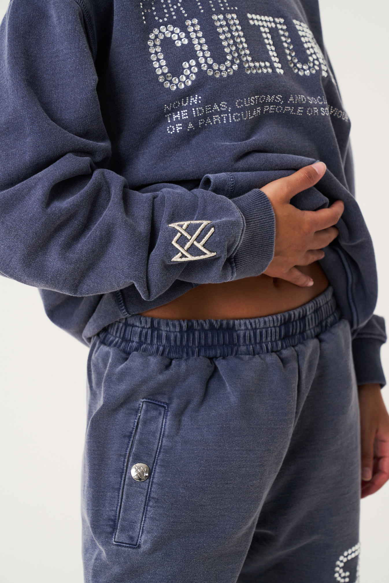 Hoodie met strass-steentjes opdruk en kangoeroezak