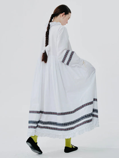 Florelia Lentejurk met Witte Kantkraag