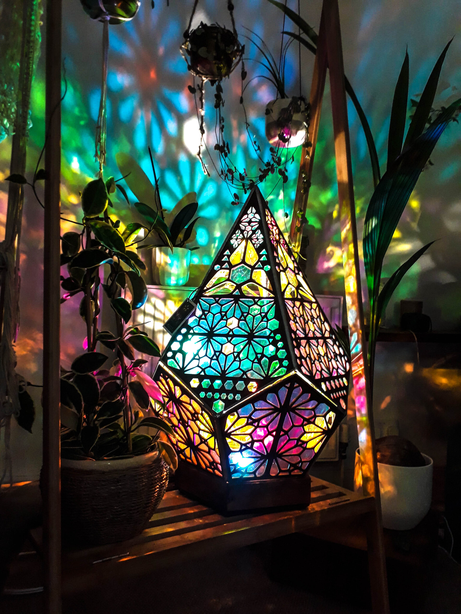 Stijlvolle Glas-in-Lood LED Tafellamp Modern Design - Mode Vibes