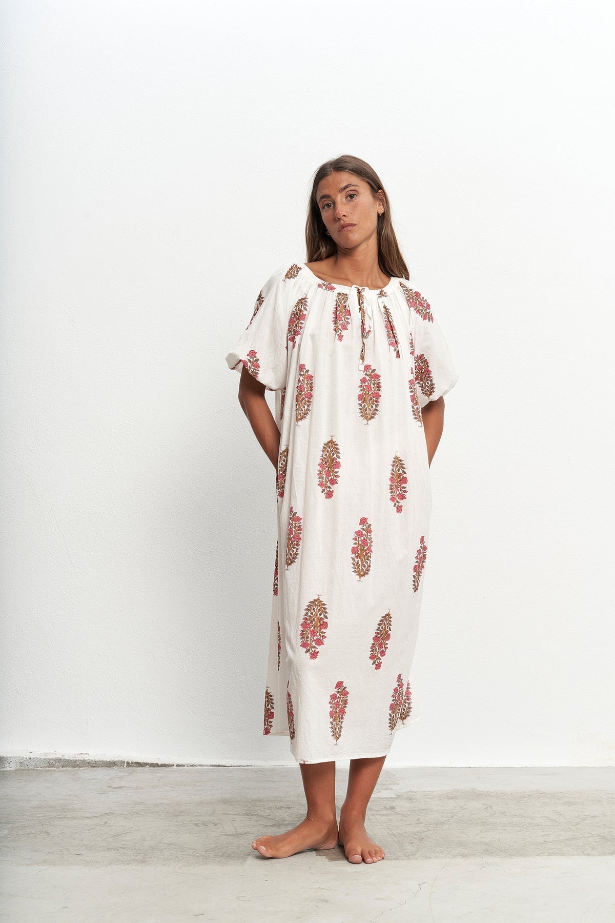 Jasmine | Abito midi a maniche gonfiate 1
