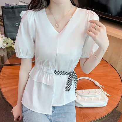 Zomerse Pofmouw Blouse met Bandage V-hals en Ruches van Seoul Chic!