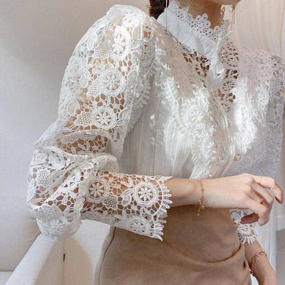 Lea | Camicetta con fiori cavi