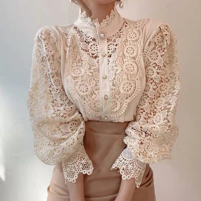 Lea | Camicetta con fiori cavi