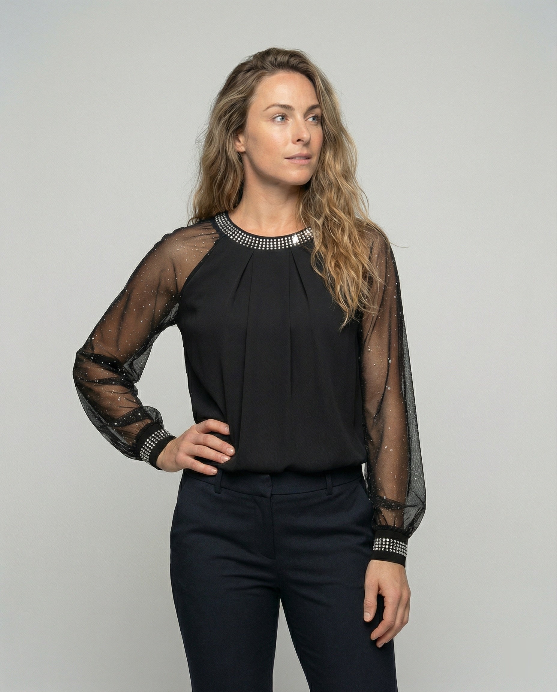 Livia | Elegante Pailletten Top Dames met Transparante Mouwen 1