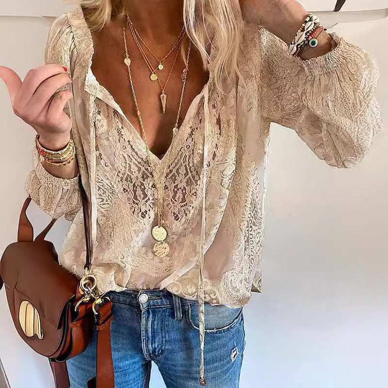 Manuela | Blusa senza tempo con dettagli in pizzo