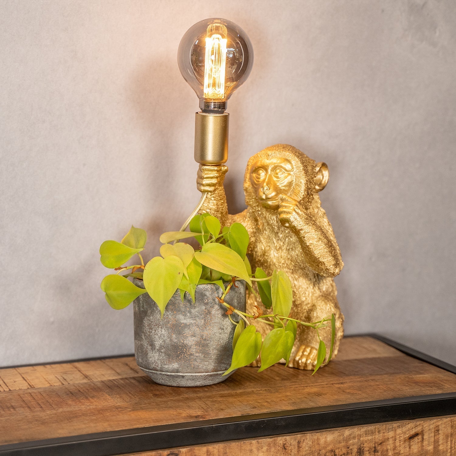 Gouden Tafellamp Luxe Design - Mode Vibes