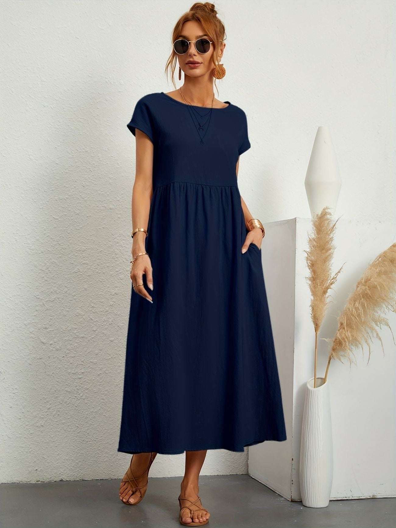 Camille - Pyöreäkauluksinen mekko - Naisten - Elegantti