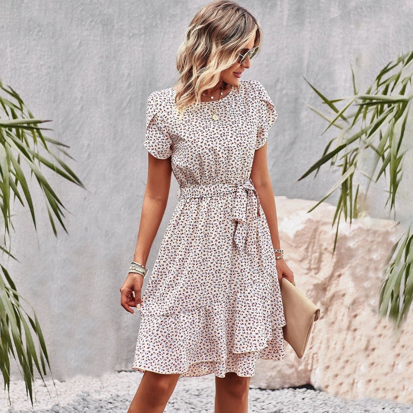Bloemenjurk met Ruches en Zoom voor Vrouw - Mode Vibes