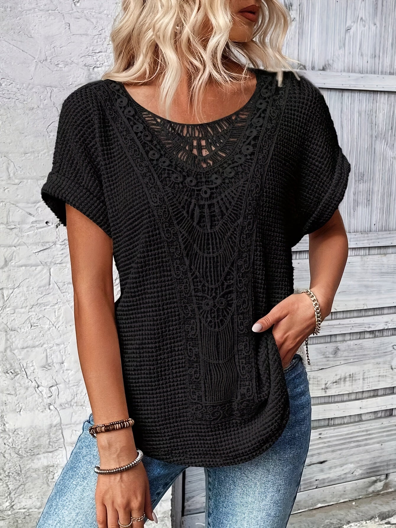 Nadine | T-shirt casual ed elegante in pizzo