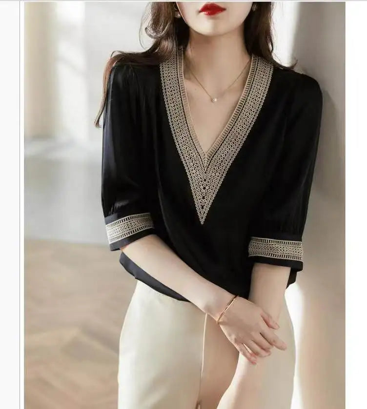 Zwart Chiffon Shirt met Geborduurde Zijden Details - Zomer Chic