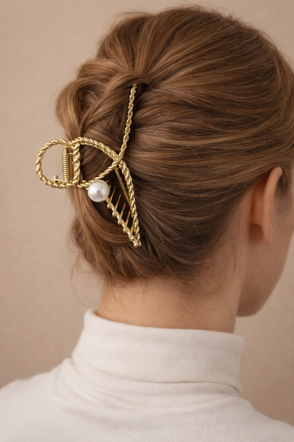 Dames Haarclip met Parel en Gedraaid Metaal Design - Mode Vibes