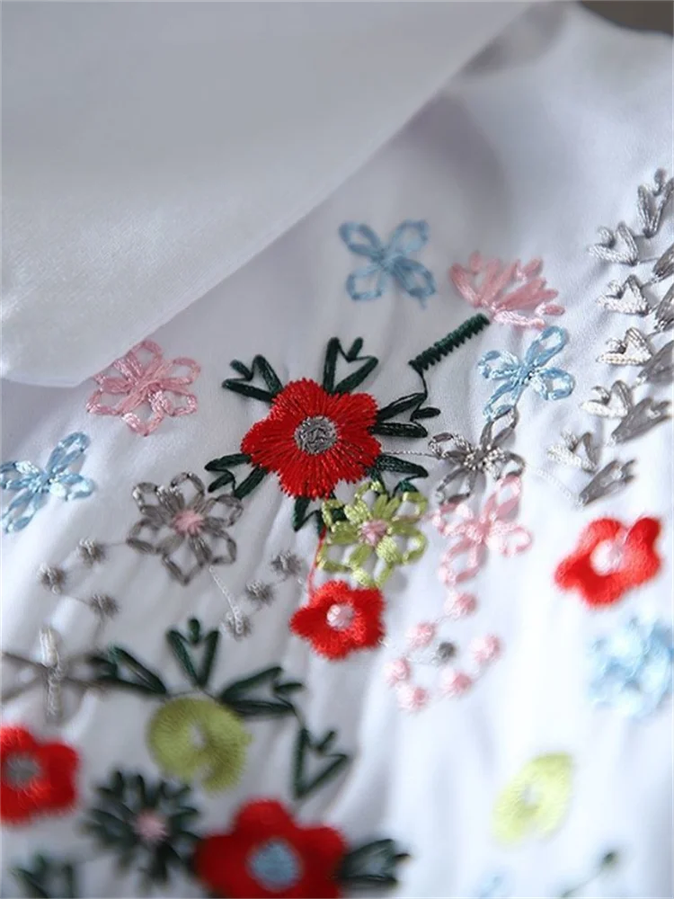 Pure Katoenen Blouse met Geborduurde Bloemen