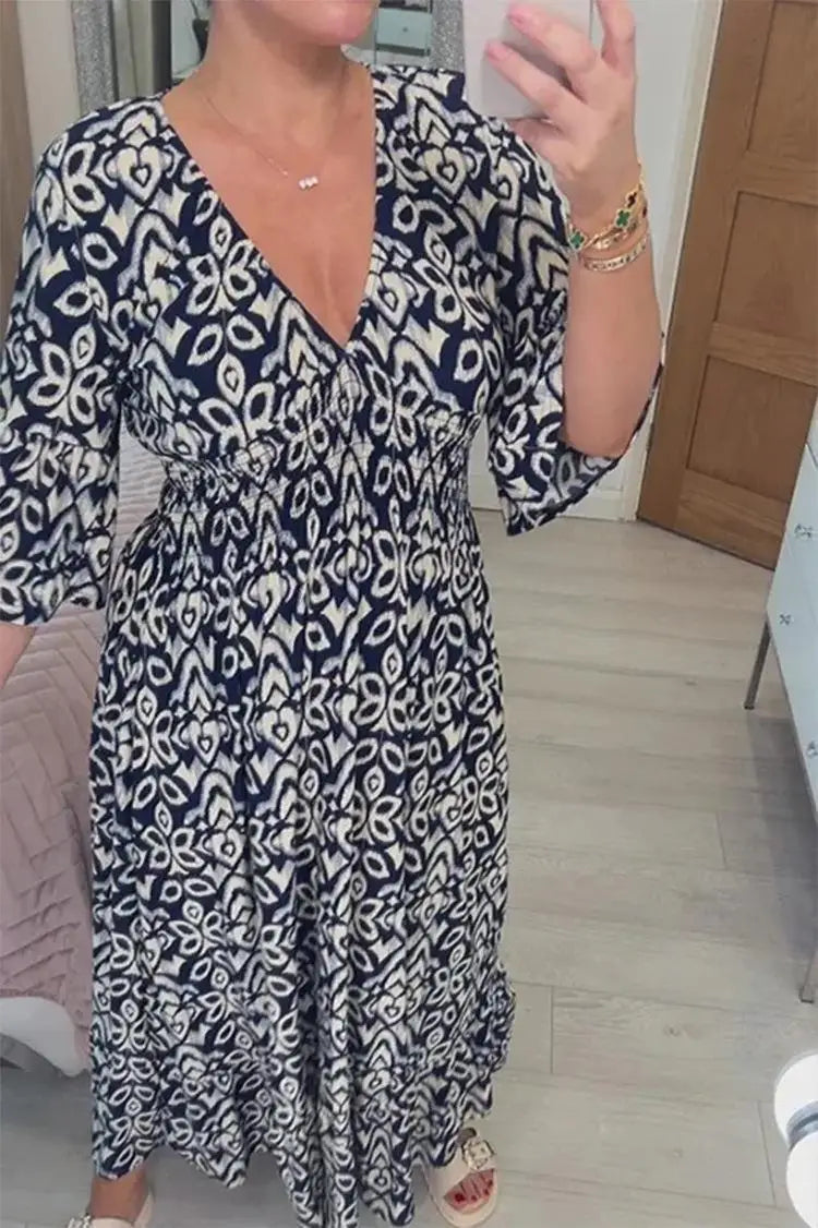 Vrouwelijke Boho Jurk Met V-hals en Plooitjes