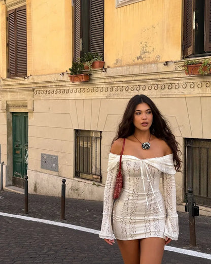 Elegante Maxi Jurk Off-Shoulder met Kant en Ruches