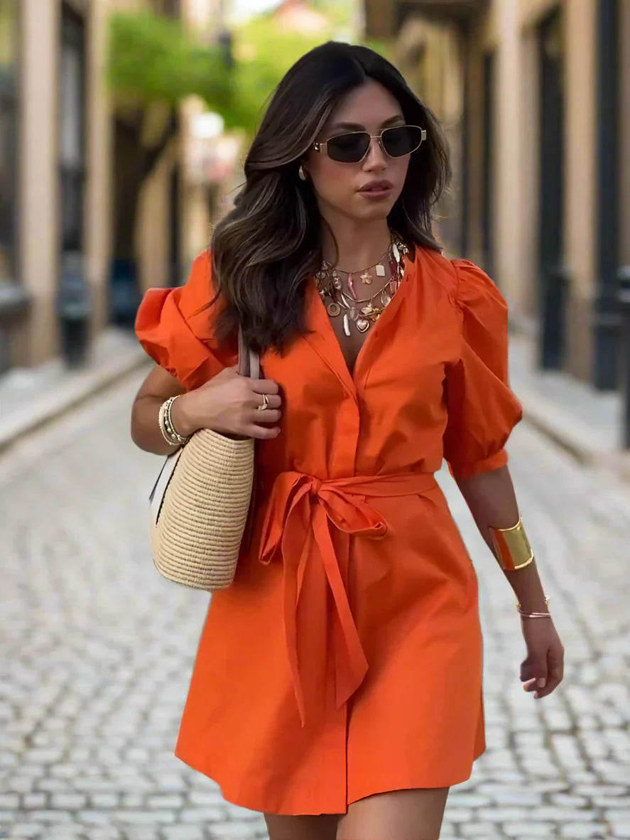 Noa | Korte zomerjurk met riem voor dames | Oranje