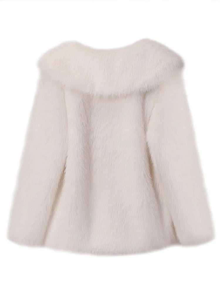 Vrouwelijke Faux Fur Mantel Slank Model