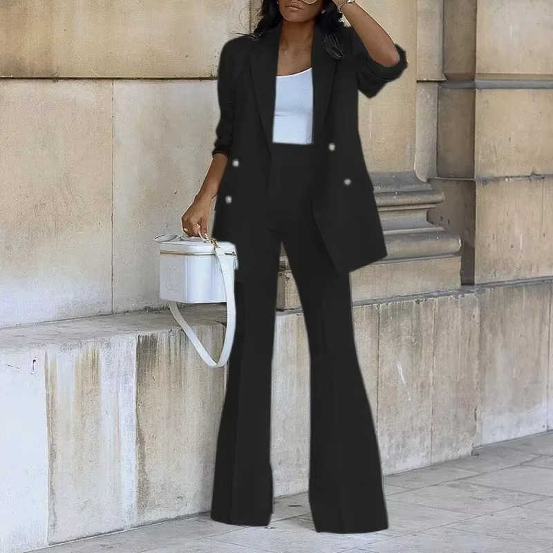 Elegante Dames Blazer met Knoopsluiting & Flared Broek – Tweedelige Set voor Elk Seizoen