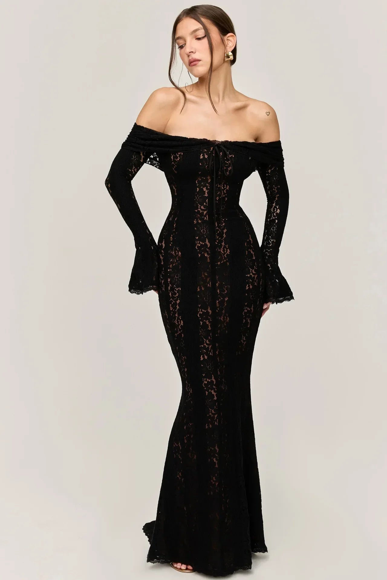 Elegante Maxi Jurk Off-Shoulder met Kant en Ruches