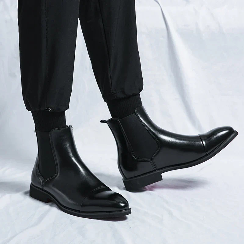Chelsea Boots Glanzend Rood Zool Laag Stevig