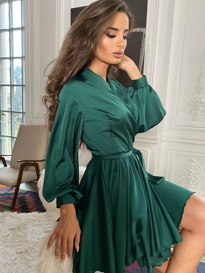 Elegante Satijnen Jurk Lange Mouwen Ruches