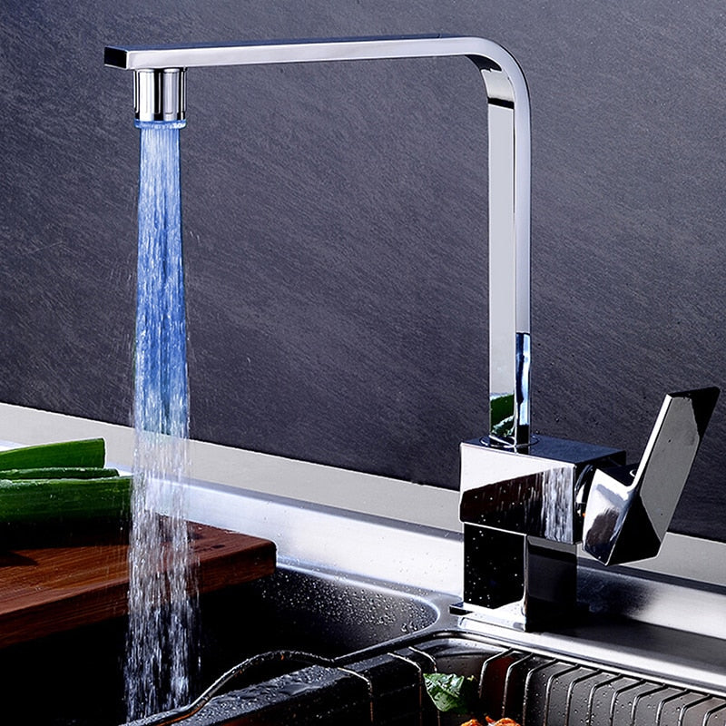 Kleurrijke LED Waterkraan Met Verlichting AquaGlow