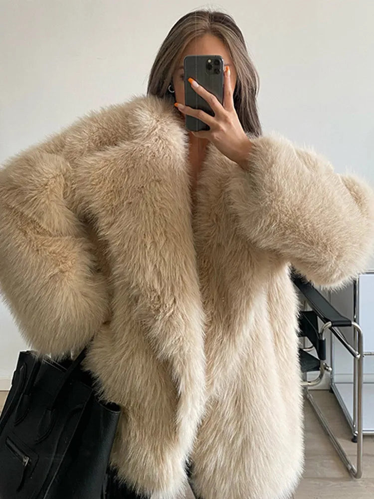 Vrouwelijke Faux Fur Mantel Slank Model