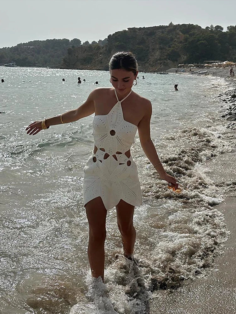 Sexy Minijurk met 3D Bloemen en Open Rug