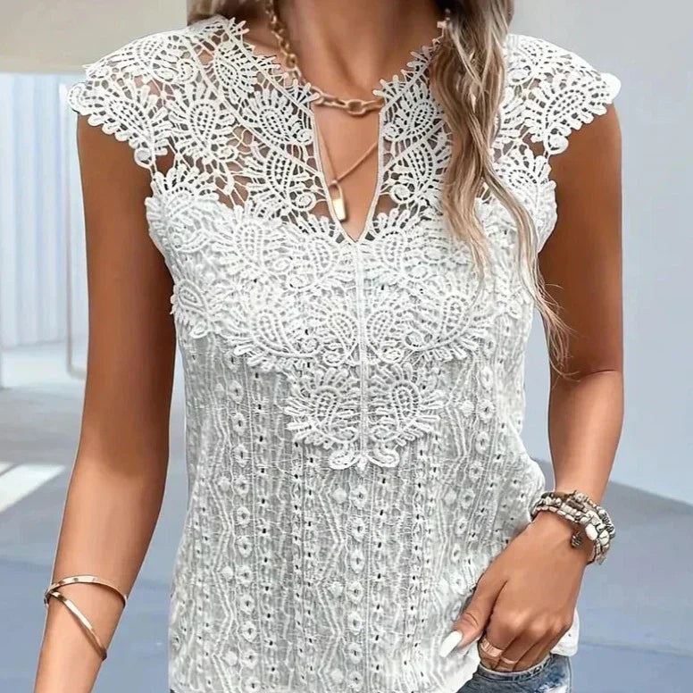 Vrouwelijke Blouse met Kanten Details en V-Hals