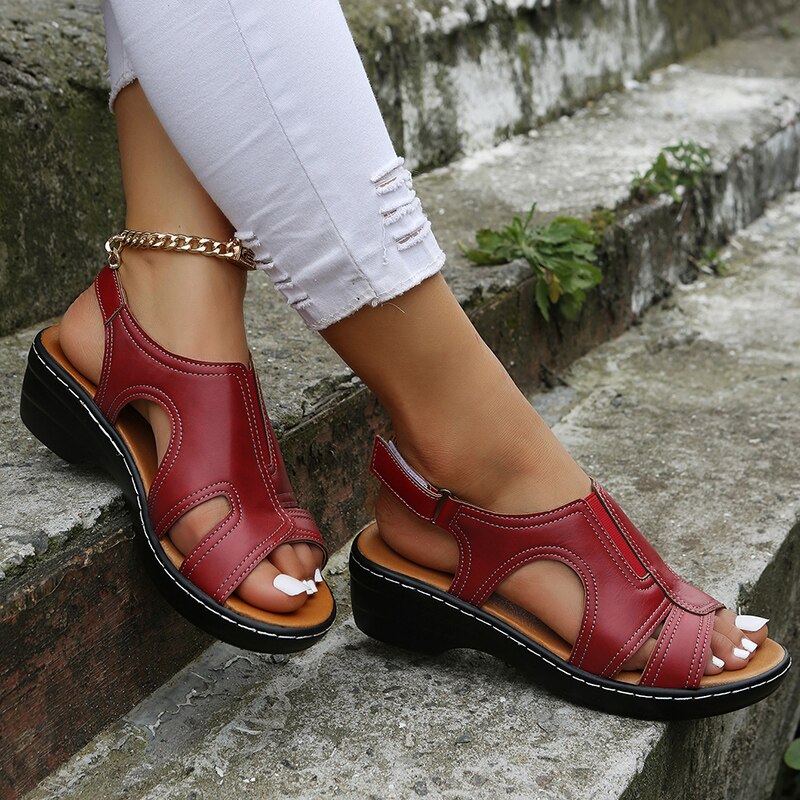 Velanora - Bruine orthopedische Lederen Sandalen met Sleehak