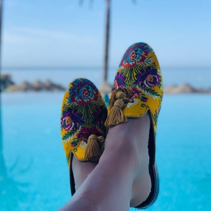 Vrouwenschoenen met Bloemen en Kwastjes