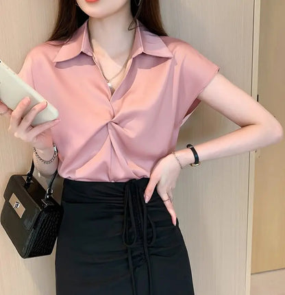 Zomerse Satijnen V-hals Blouse met Korte Mouwen