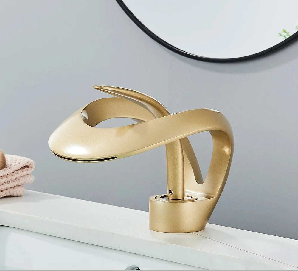 Wastafelkraan Messing met Watervaluitloop Modern Design