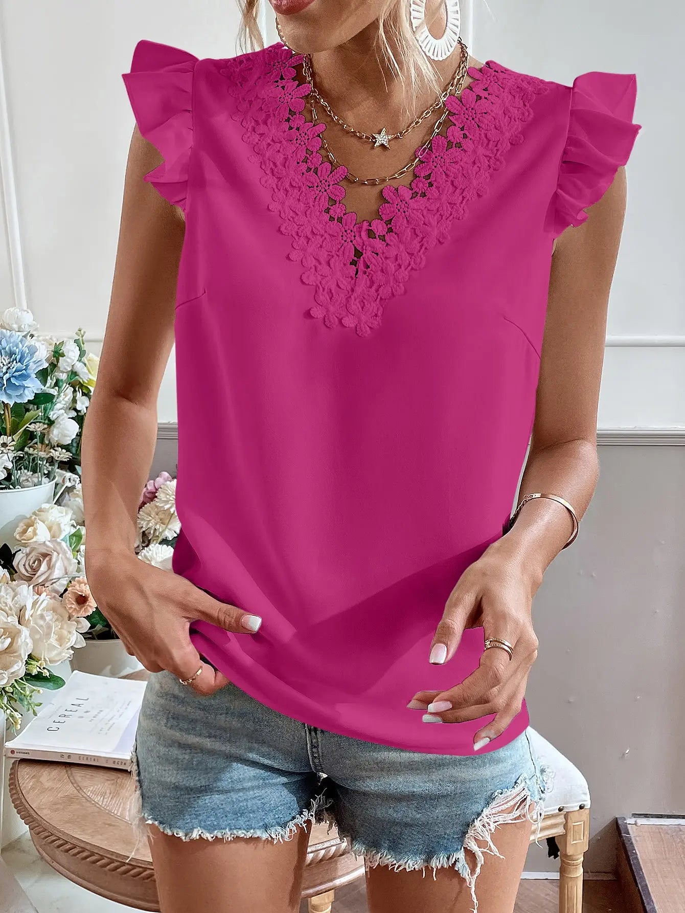 Vrouwelijke Blouse met Kanten Borduurwerk en Franje - Mode Vibes