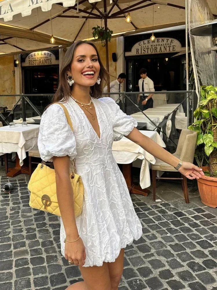 Romantische Dames Jurk Wit met Ruches en Geborduurde Details - Mode Vibes