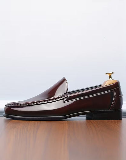Schoenen met lichtgewicht ontwerp en puntige neus
