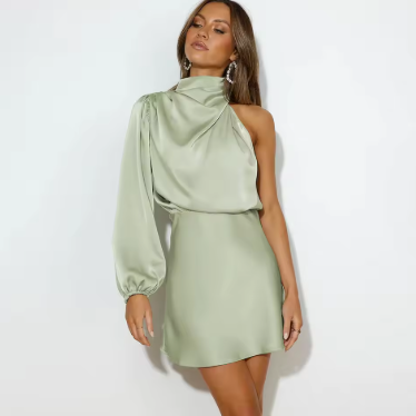 Elegante Asymmetrische Avondjurk van Satijn
