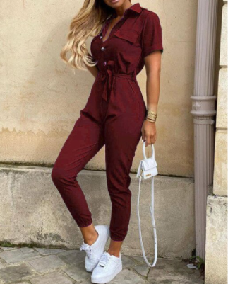 Elegante Jumpsuit Met Knoopsluiting Minimalistisch Design