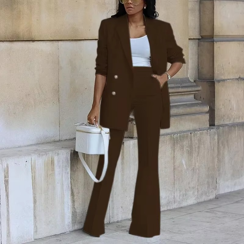Elegante Dames Blazer met Knoopsluiting & Flared Broek – Tweedelige Set voor Elk Seizoen