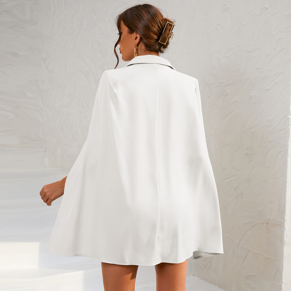 Zwarte Cape Jurk met Gouden Versiering en Blazer Model