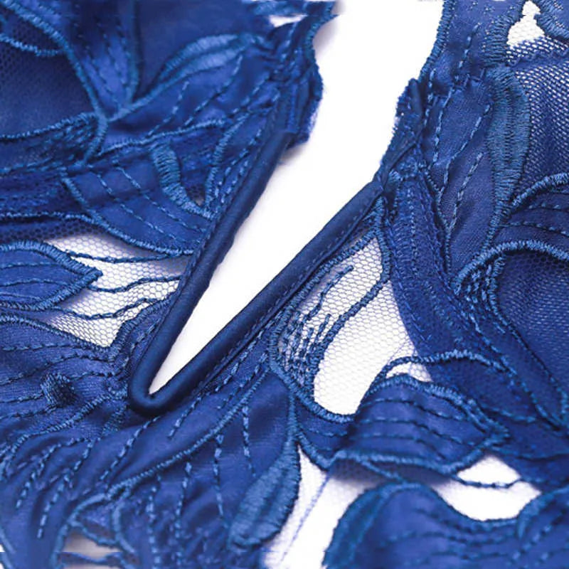 Franse Lingerie Set met Diepe V-hals en Kant
