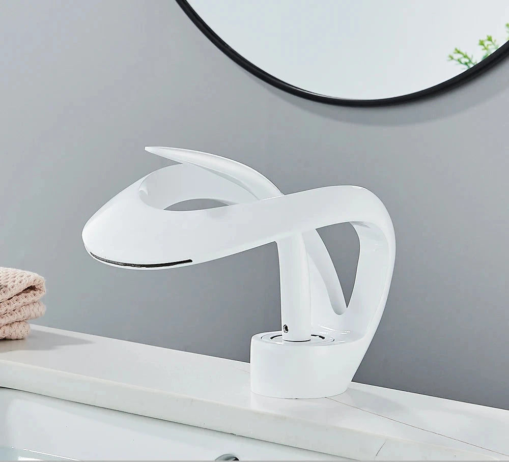 Wastafelkraan Messing met Watervaluitloop Modern Design
