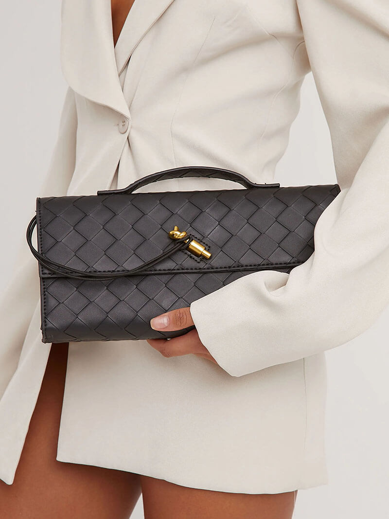 Chique Gevlochten Vegan Leren Clutch – Tijdloze Elegantie