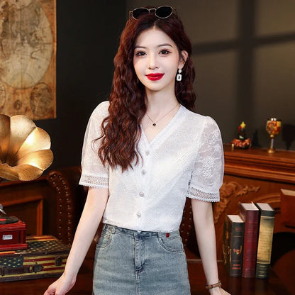 Casual V-Neck Hollow Out Lace Shirt Blouse van Sophia's Couture