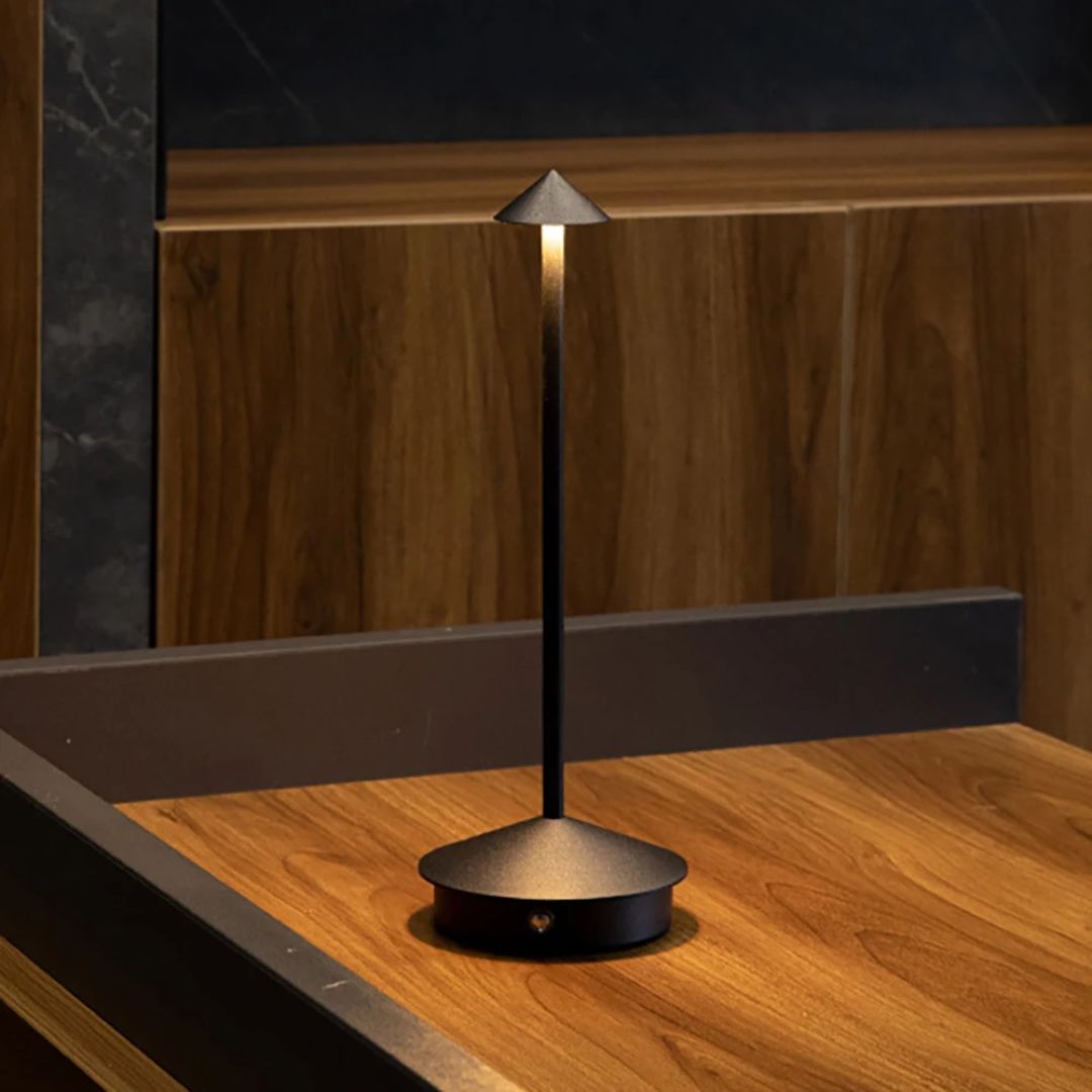 Stijlvolle LED Tafellamp Modern Design Robyn Arrow