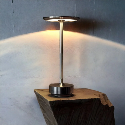 Stijlvolle Tafellamp Met Dimbare LED Verlichting
