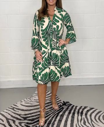 Vrouwelijke Halflange Jurk met Bloemenprint en Wijdemouwen - Mode Vibes