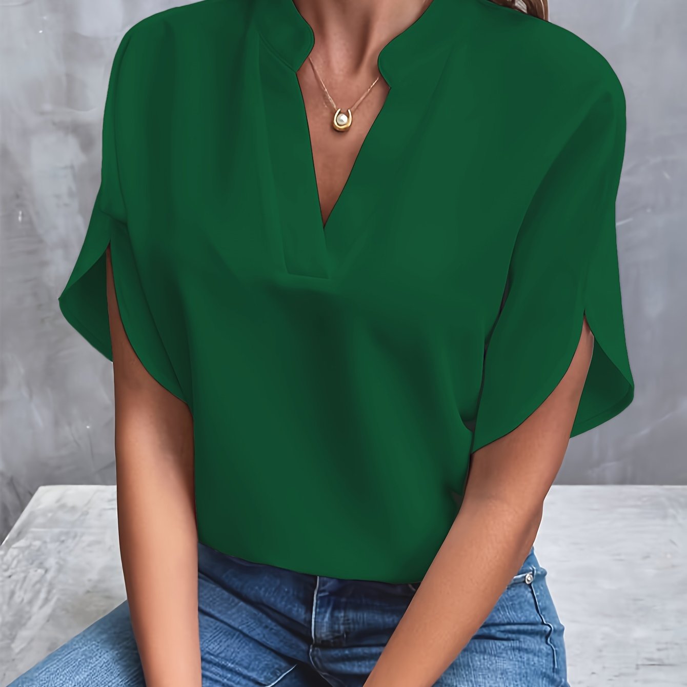 Vrouwelijke Blouse Split Hals Comfortabel en Stijlvol